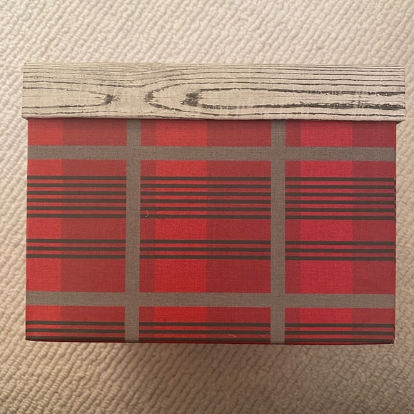 Design Focus I Holiday Gift Box I Happy Holidays Square Empty Gift Box - Picture 6 of 16